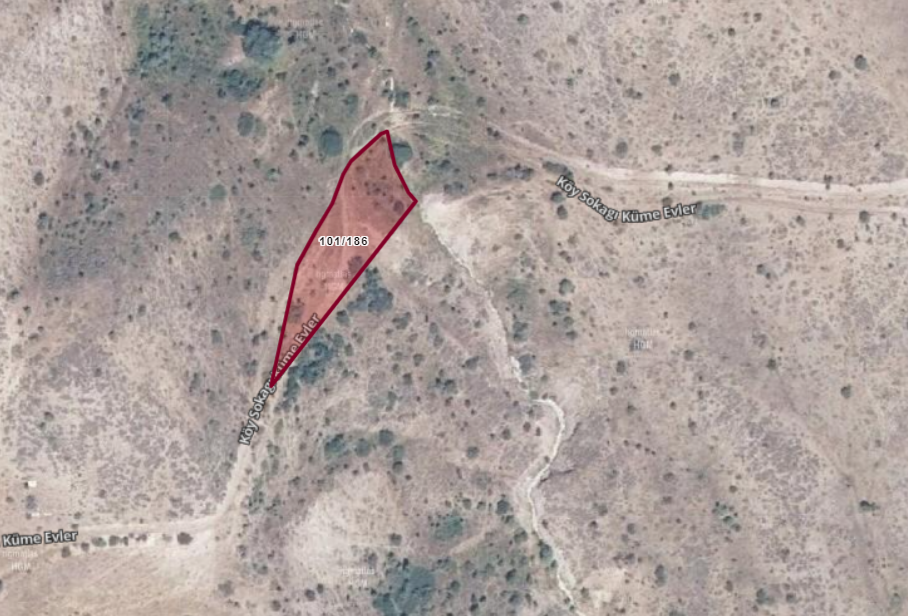 SİVAS GÖLOVA ÇEVRECİK KÖYÜNDE 1.634M² TARLAMIZ SATILIKTIR - SİVAS GÖLOVA fotoğraf 2